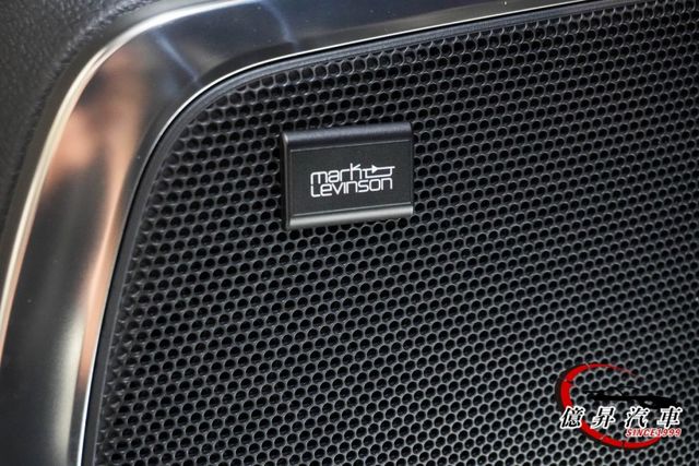 實用七人座，黑內裝，電動調整座椅、按摩、腿托、隱私空間一次到位，極致尊榮座駕  第18張相片