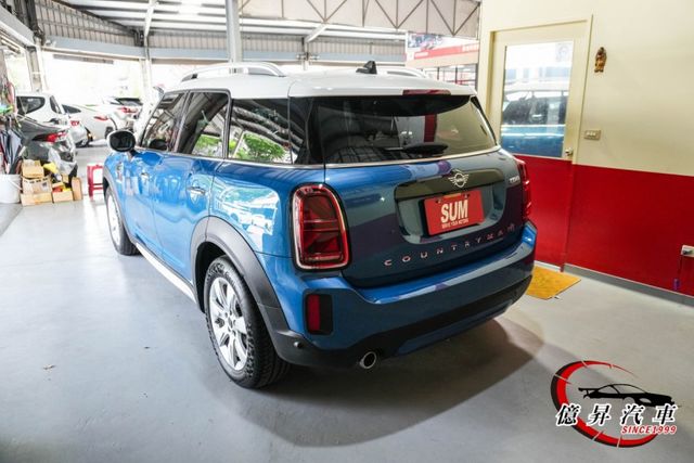 低里程，Led頭燈、6.5吋中控螢幕、電動尾門、英國旗尾燈，經典英倫設計  第5張相片