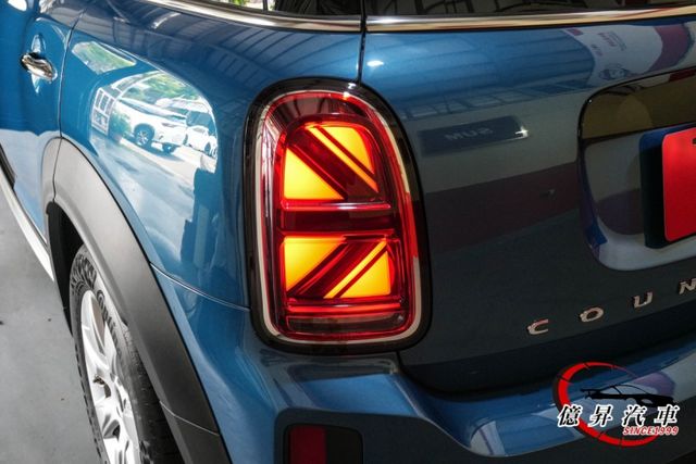 低里程，Led頭燈、6.5吋中控螢幕、電動尾門、英國旗尾燈，經典英倫設計  第7張相片