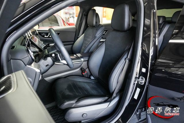GLC300 Coupe，總代理，僅跑8000公里，360環景、柏林之音、多光束智慧型數位頭燈、擴增實境導航  第9張相片