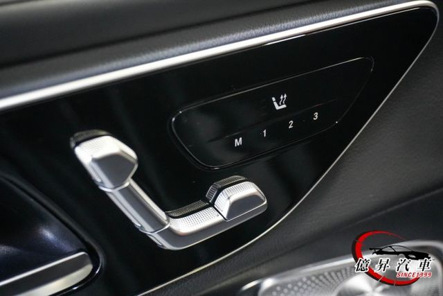 GLC300 Coupe，總代理，僅跑8000公里，360環景、柏林之音、多光束智慧型數位頭燈、擴增實境導航  第14張相片