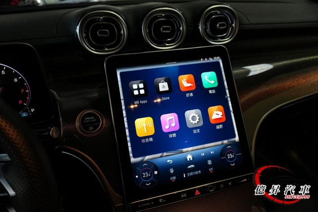 GLC300 Coupe，總代理，僅跑8000公里，360環景、柏林之音、多光束智慧型數位頭燈、擴增實境導航  第16張相片