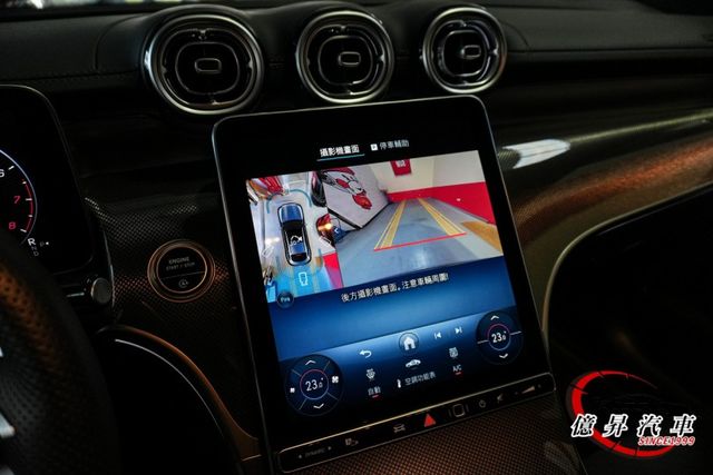 GLC300 Coupe，總代理，僅跑8000公里，360環景、柏林之音、多光束智慧型數位頭燈、擴增實境導航  第17張相片