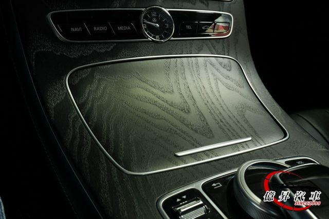 CarPlay、盲點偵測、全景天窗，無窗框雙門設計，兼顧日常舒適與熱血駕馭  第14張相片