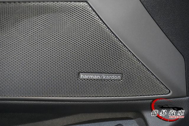 M-Sport版，抬頭顯示器、H/K音響、360環景，配備最豐富的首發版，外型帥、配備滿、操控強  第12張相片