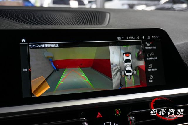 M-Sport版，抬頭顯示器、H/K音響、360環景，配備最豐富的首發版，外型帥、配備滿、操控強  第16張相片