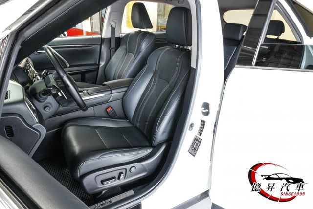 RX300頂級型，抬頭顯示器、電動尾門、ACC跟車、盲點偵測、雙前座通風椅  第9張相片