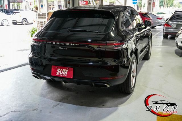 小改款，一線尾燈，選配全景天窗，Porsche跑旅，性能與舒適兼具  第5張相片