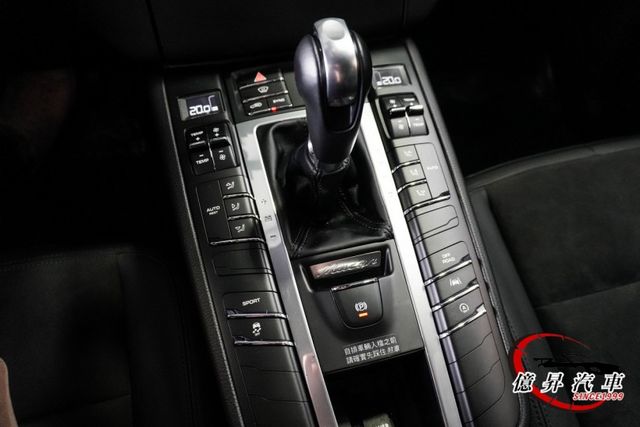 MACAN S，20吋RS Spyder鋁圈、金屬墨玉黑、360度環景，選配近40萬  第12張相片