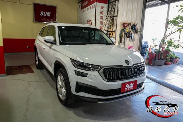 4X4，全景天窗、全數位儀表、360度環景、Matrix智慧型頭燈，新車保固中  第2張相片