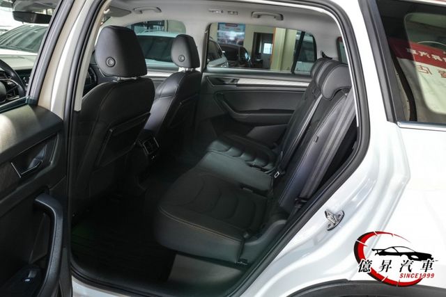 4X4，全景天窗、全數位儀表、360度環景、Matrix智慧型頭燈，新車保固中  第10張相片