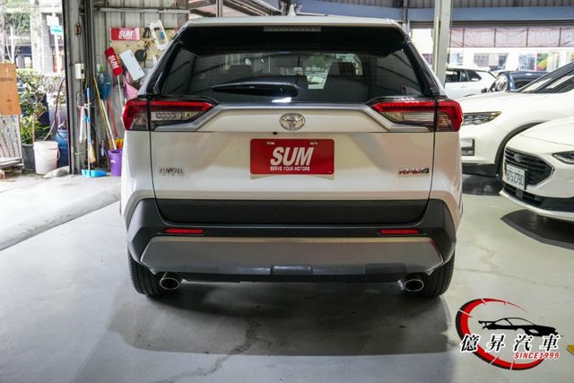 低里程，ACC跟車、360度環景、電動尾門，旗艦版，妥善率優良，高CP值SUV  第4張相片
