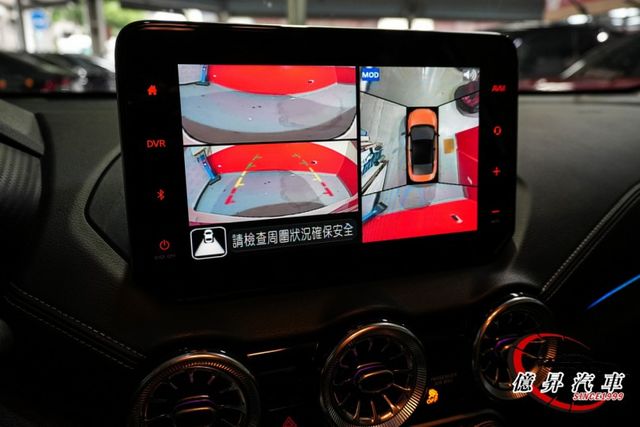 黑白雙色，黑色懸浮式車頂，7吋數位儀表、360環景、盲點偵測、LED頭燈  第15張相片