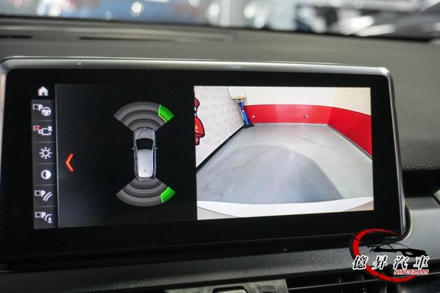 全原廠保養，全景天窗、抬頭顯示器、Keyless、換檔撥片，經典操控與實用空間  第19張相片