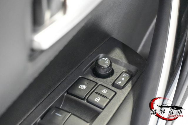盲點偵測、270度環景、AppleCarplay、Keyless，新車保固中  第11張相片
