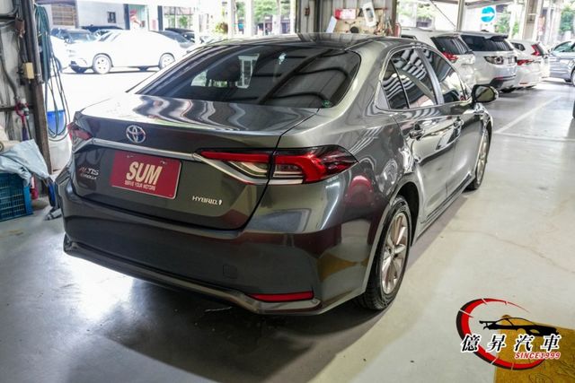 Keyless、恆溫空調、ACC跟車、盲點偵測，油電尊爵版，大電池保固中  第5張相片