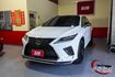 F Sport版，運動化外觀、跑車化座椅、20吋燻黑鋁圈，兼具舒適、科技與運動感  第1張縮圖