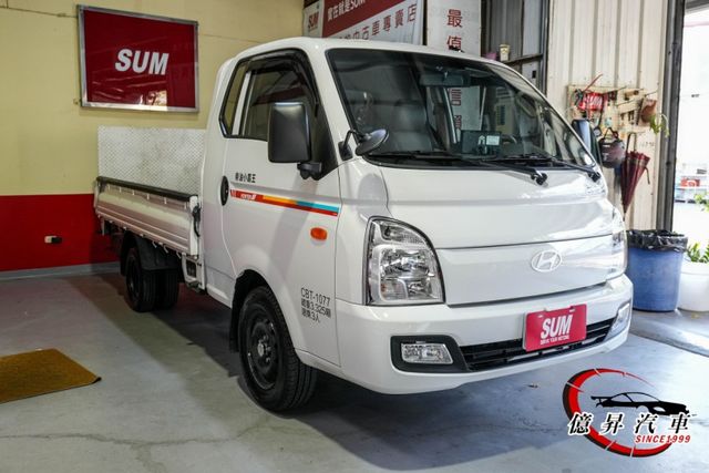 豪華大單廂，四錄行車紀錄器、電動尾門、底盤防鏽，媲美新車，該裝的配件都幫你裝好了  第2張相片