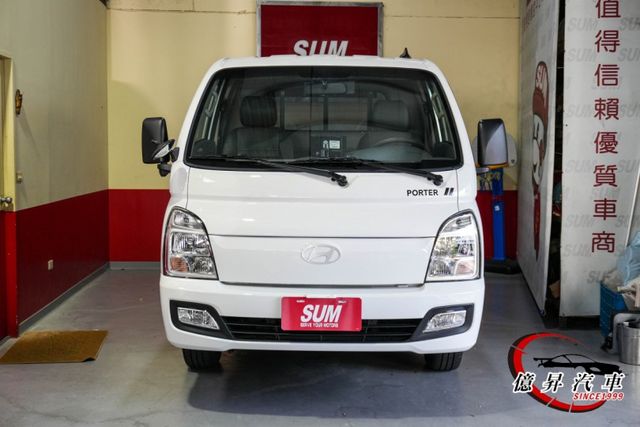 豪華大單廂，四錄行車紀錄器、電動尾門、底盤防鏽，媲美新車，該裝的配件都幫你裝好了  第3張相片