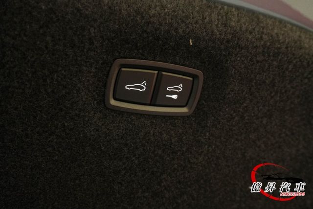 消光犀牛皮，碳化鎢塗層煞車、跑車聲浪、賽車椅、雷射頭燈、B&O音響，選配50萬  第9張相片