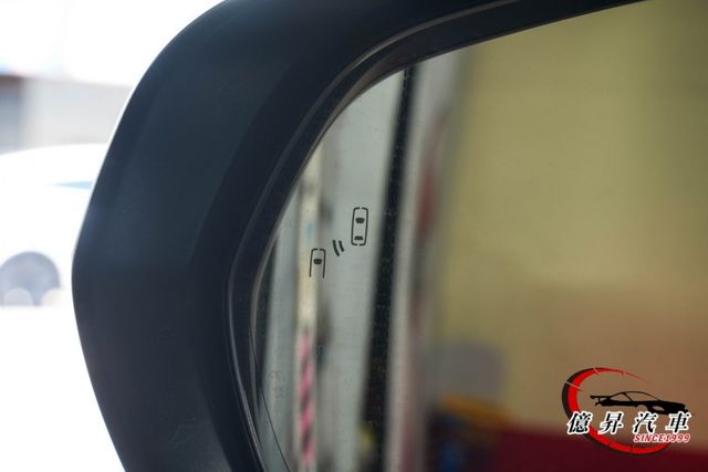 RX300頂級版，抬頭顯示器、ACC跟車、盲點偵測、雙前通風椅、電動尾門  第8張相片