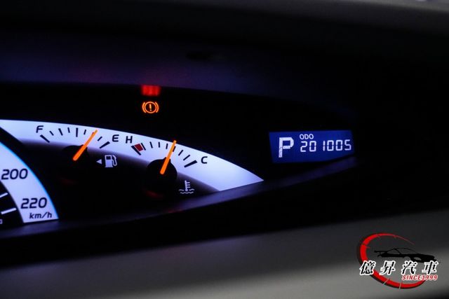 3.5排氣量，好開有力不重拖，寬廣正七人座，三代同堂一同郊遊，輕鬆搞定  第20張相片