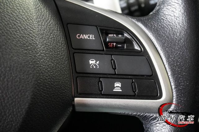 低里程，4WD，電動椅、電動尾門、ACC跟車、HID頭燈、換檔撥片、電動天窗  第11張相片
