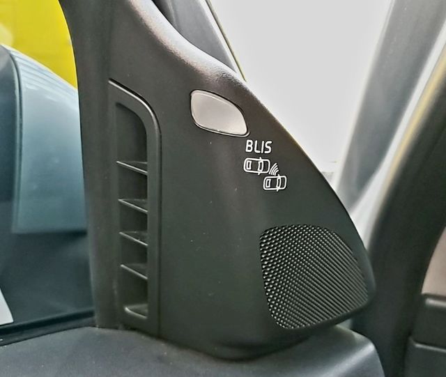VOLVO富豪 V50  第11張相片