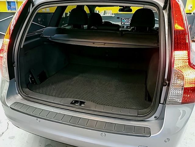 VOLVO富豪 V50  第18張相片