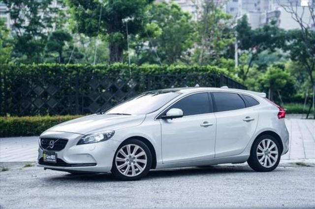 VOLVO富豪 V40  第1張相片