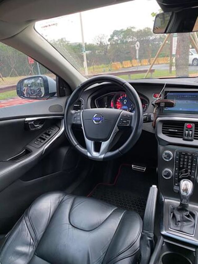 VOLVO富豪 V40  第5張相片