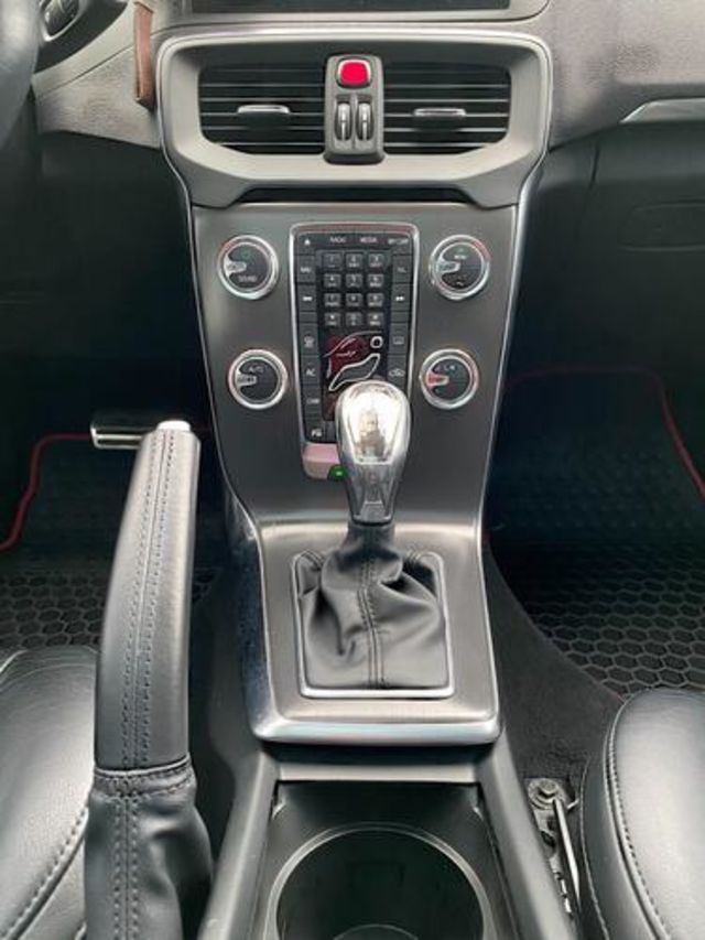 VOLVO富豪 V40  第6張相片