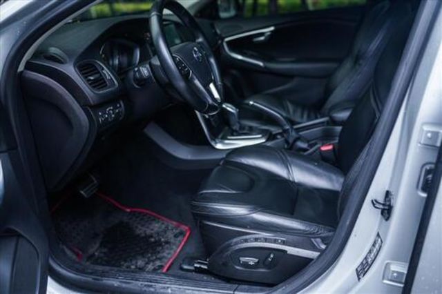 VOLVO富豪 V40  第9張相片