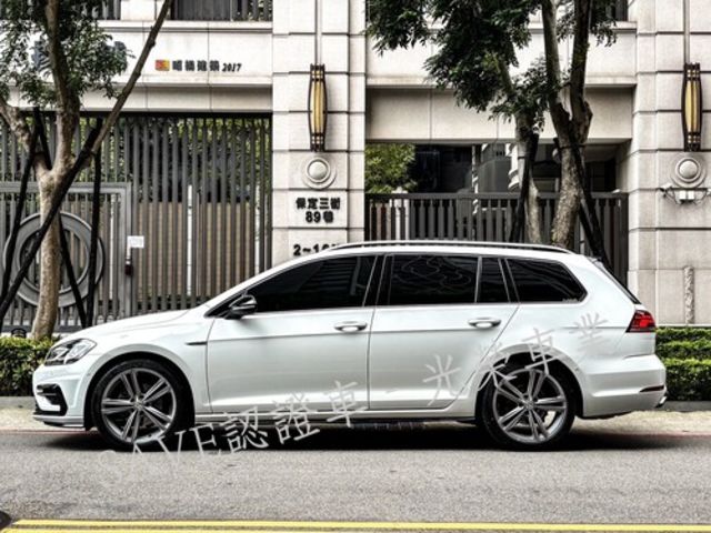 VOLKSWAGEN福斯 GOLF VARIANT  第3張相片