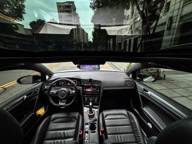 VOLKSWAGEN福斯 GOLF VARIANT  第5張相片