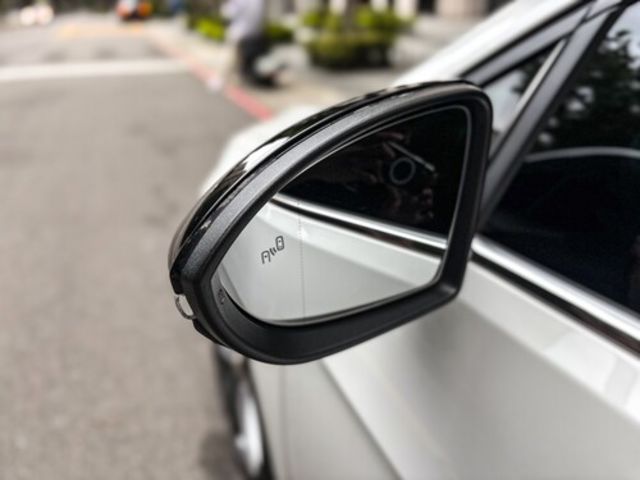 VOLKSWAGEN福斯 GOLF VARIANT  第10張相片