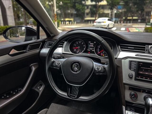VOLKSWAGEN福斯 PASSAT  第10張相片