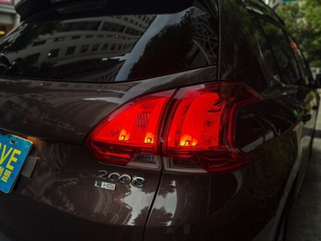 PEUGEOT寶獅 2008  第4張相片