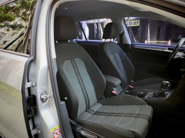 VOLKSWAGEN福斯 GOLF  第6張相片