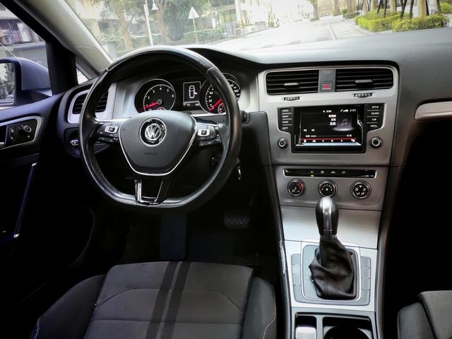 VOLKSWAGEN福斯 GOLF  第9張相片