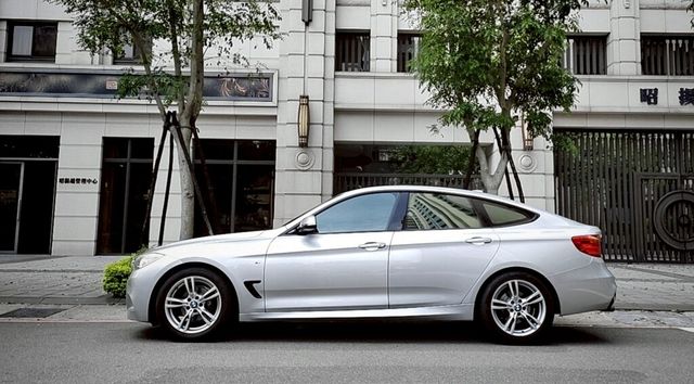 BMW寶馬 320I GT  第2張相片