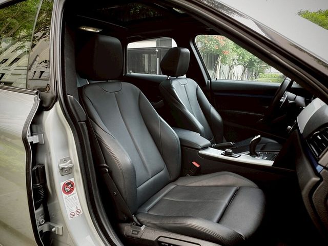 BMW寶馬 320I GT  第18張相片