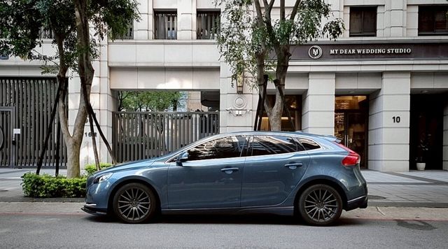 VOLVO富豪 V40  第2張相片