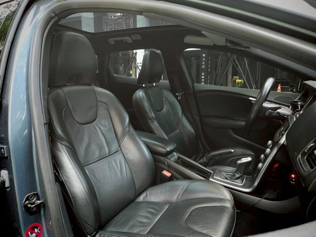 VOLVO富豪 V40  第8張相片