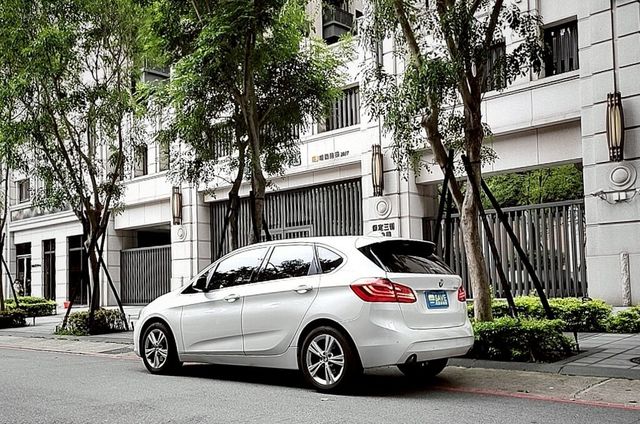BMW寶馬 220I  第2張相片