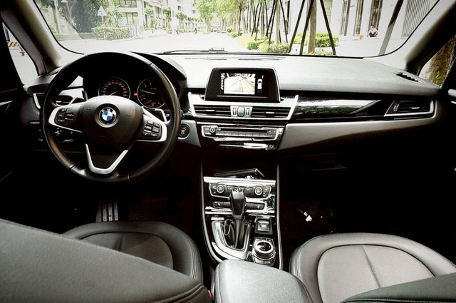BMW寶馬 220I  第11張相片