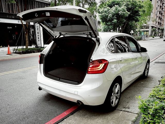BMW寶馬 220I  第19張相片