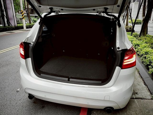BMW寶馬 220I  第20張相片