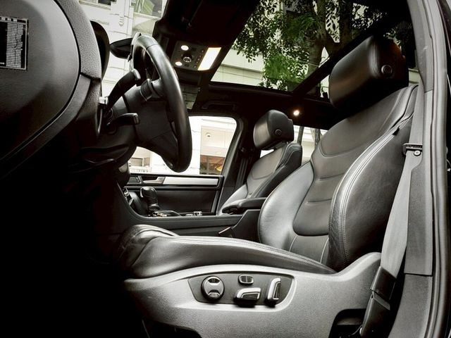 VOLKSWAGEN福斯 TOUAREG  第13張相片