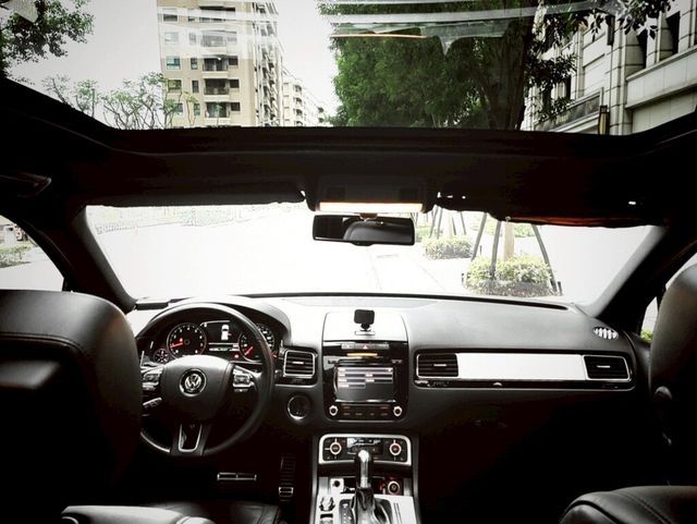 VOLKSWAGEN福斯 TOUAREG  第14張相片